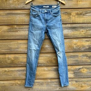 Levi’s High Rise Women’s Skinny Jeans Distressed SZ 26